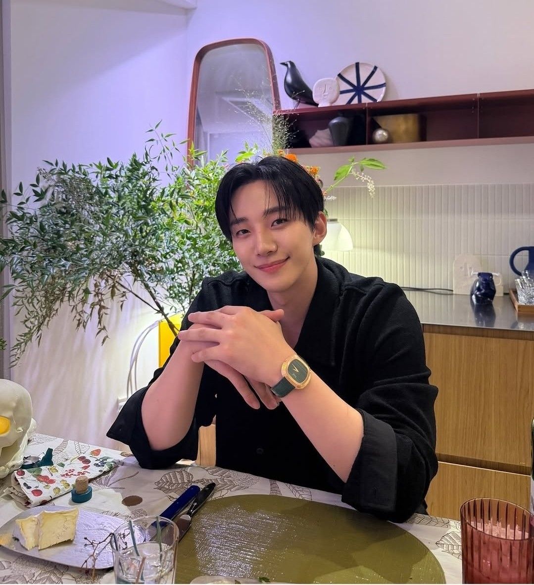 イ・ジュノの最近の活動ショット