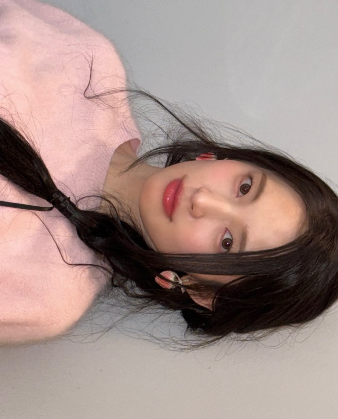 Behind-the-scenes cut of Arin