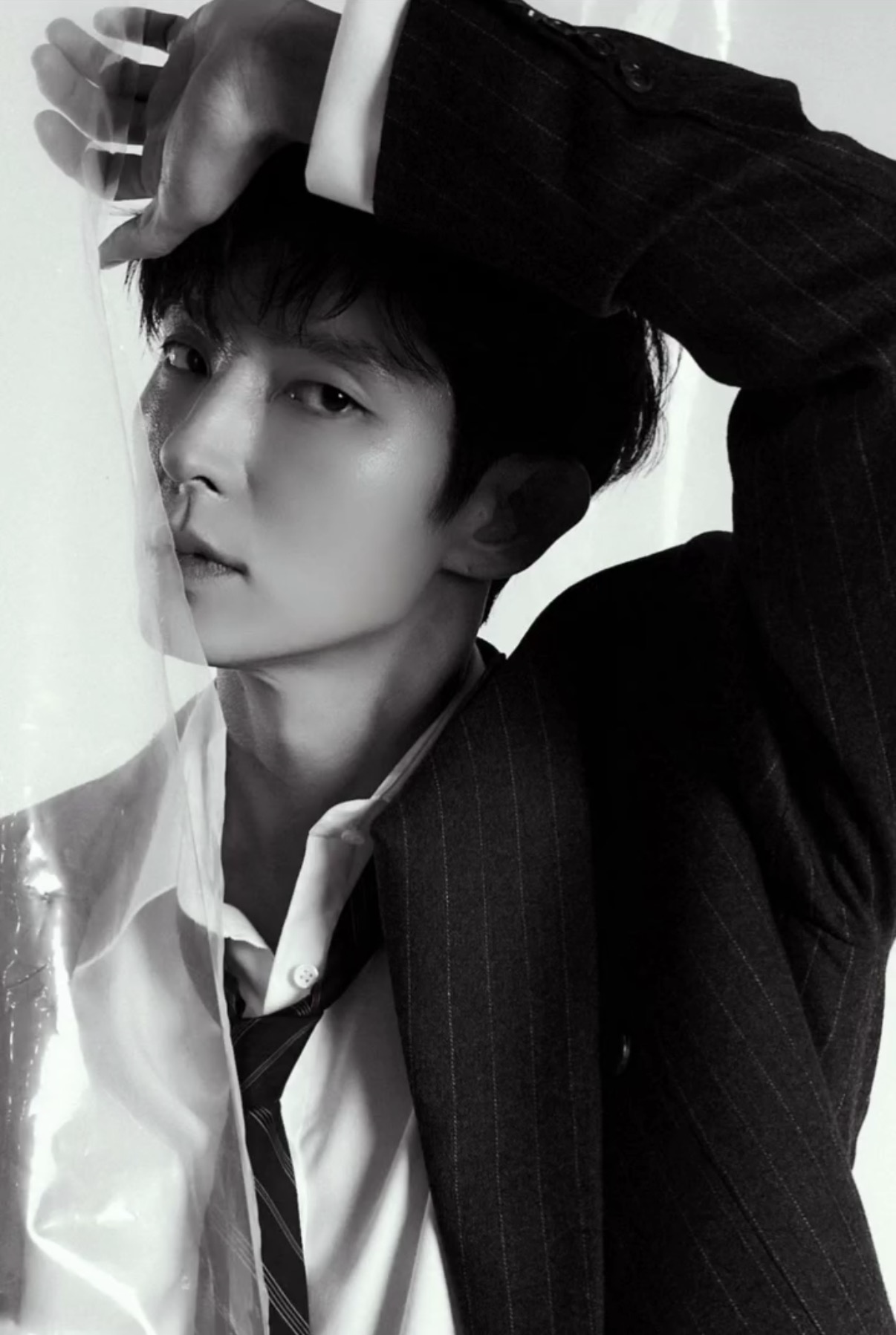 Behind-the-scenes cut of Lee Joongi