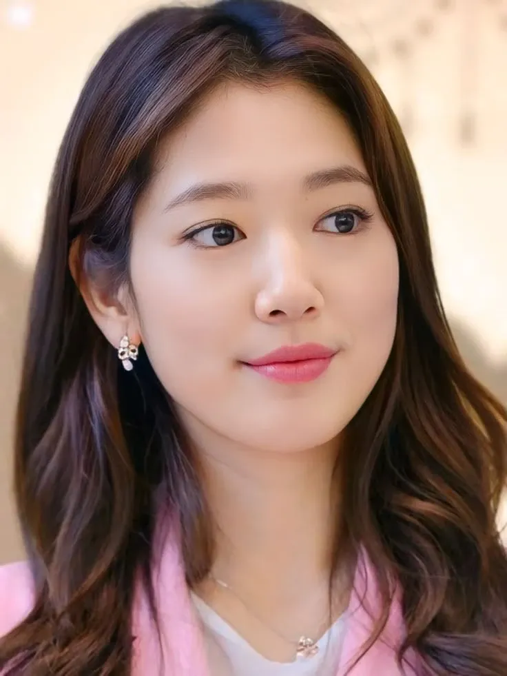 A moment captured by a fan of Park Shinhye