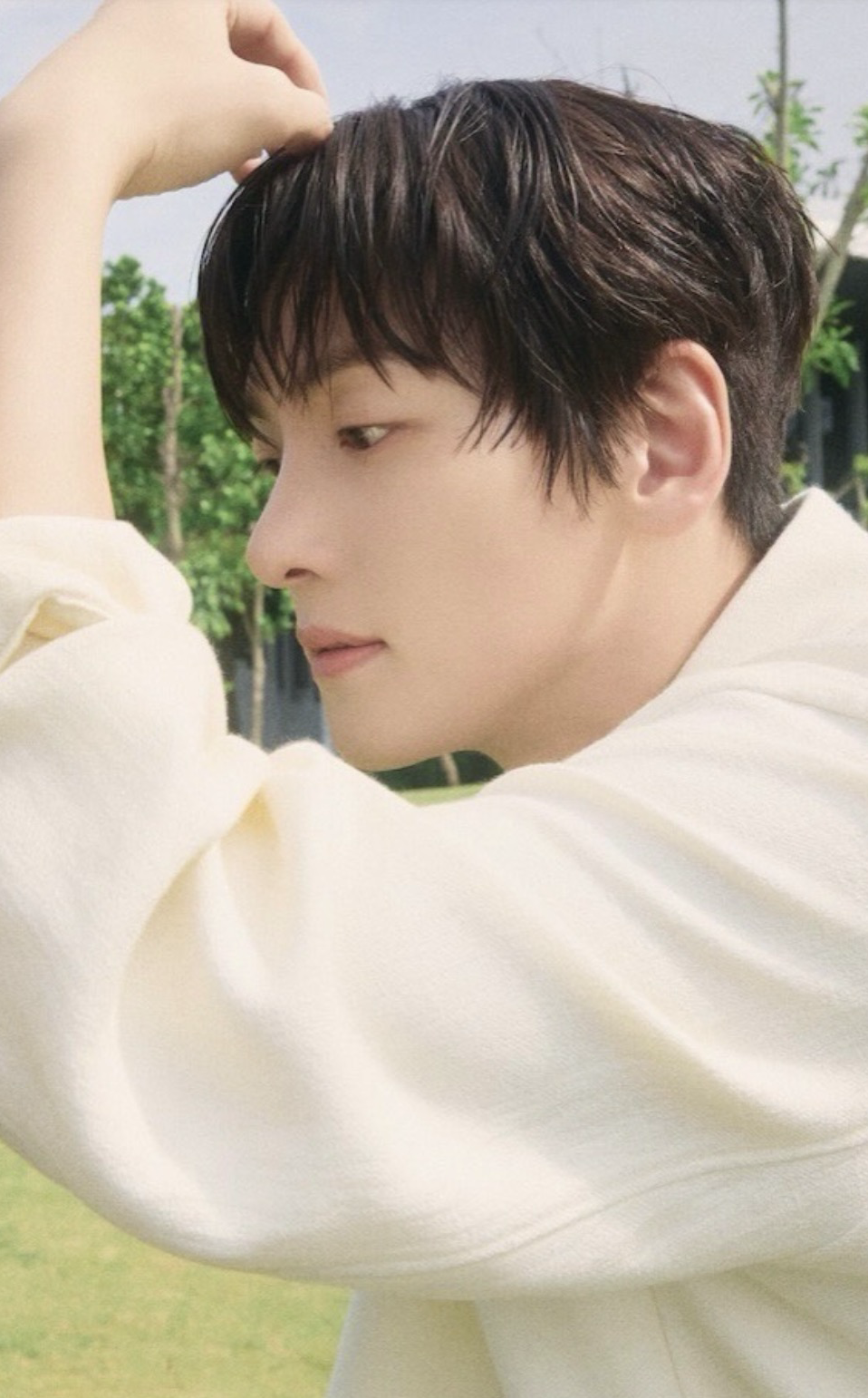 Behind-the-scenes cut of Ji Changwook