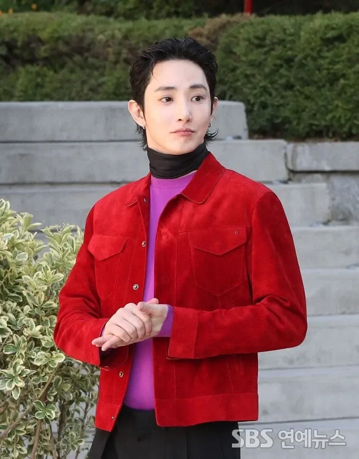 이수혁 최근 활동샷