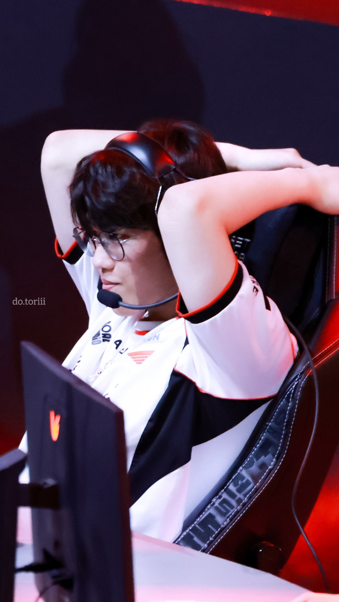 Emotional wallpaper shared by fans for Oner