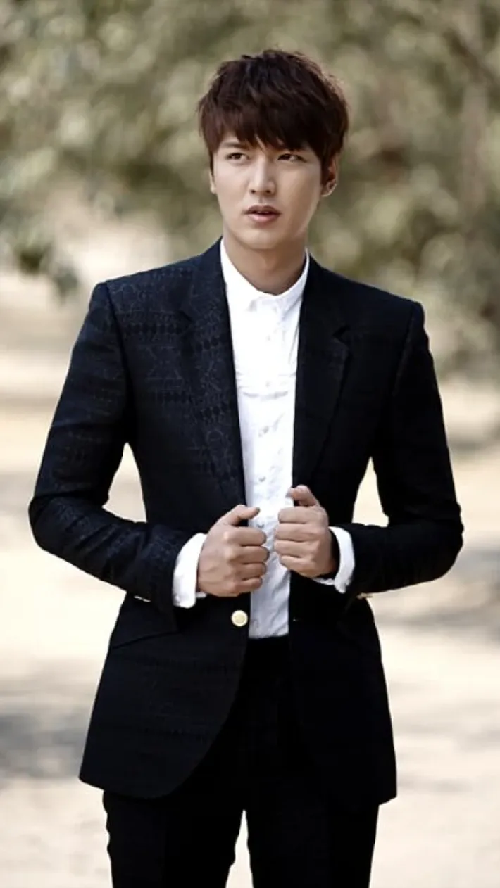 Recent activity shot of Lee Minho