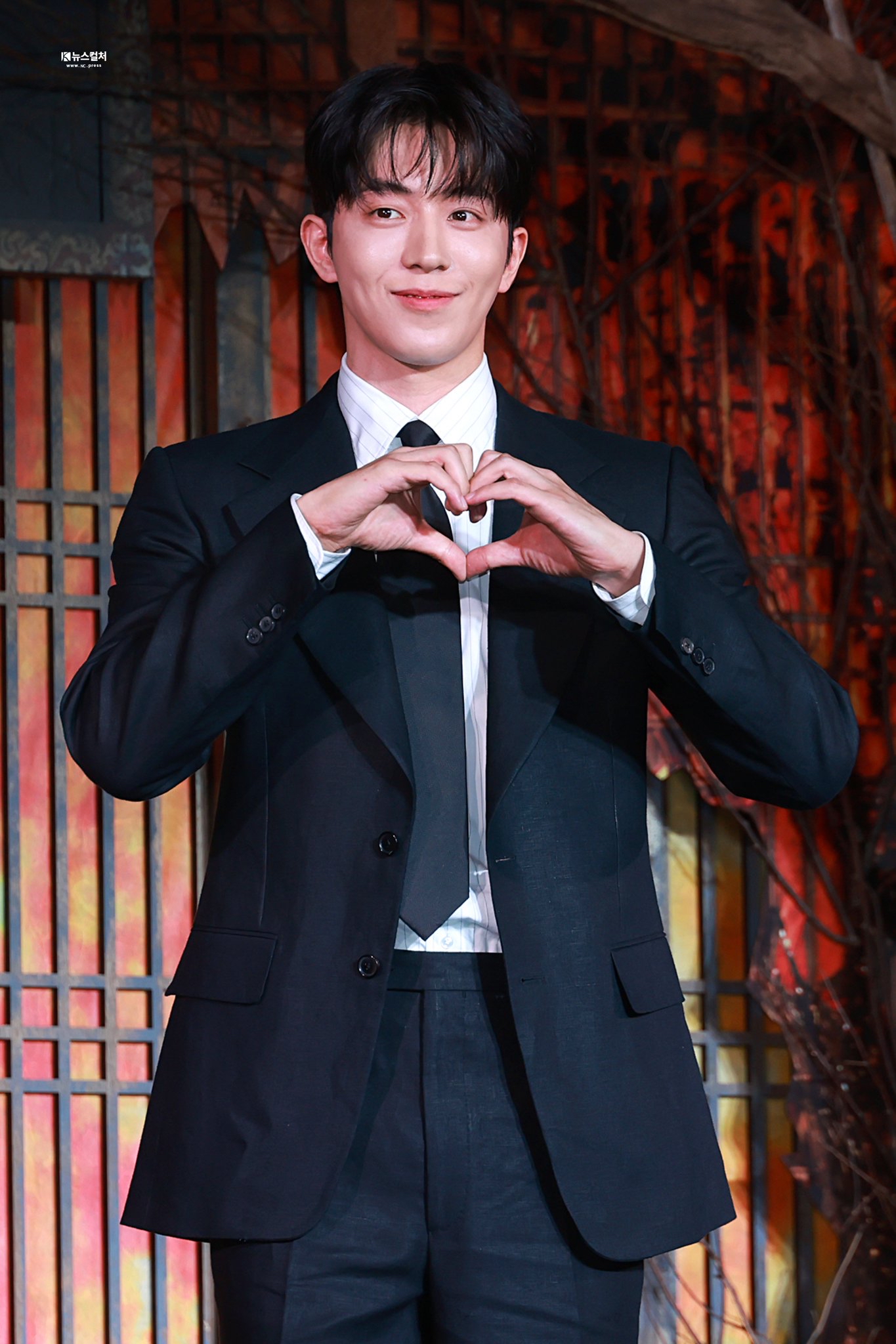 Behind-the-scenes cut of Nam Joohyuk