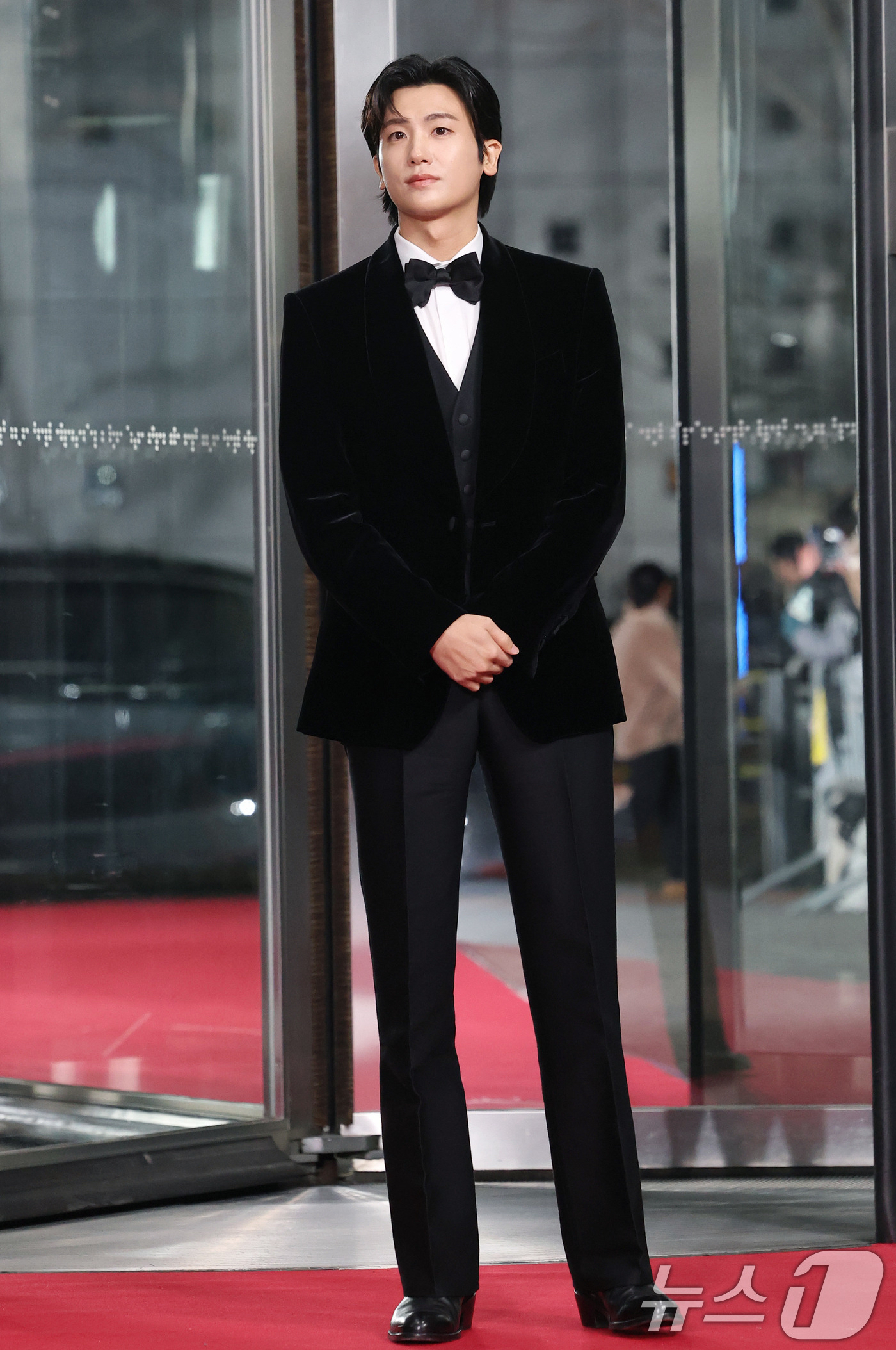 A moment captured by a fan of Park Hyungsik