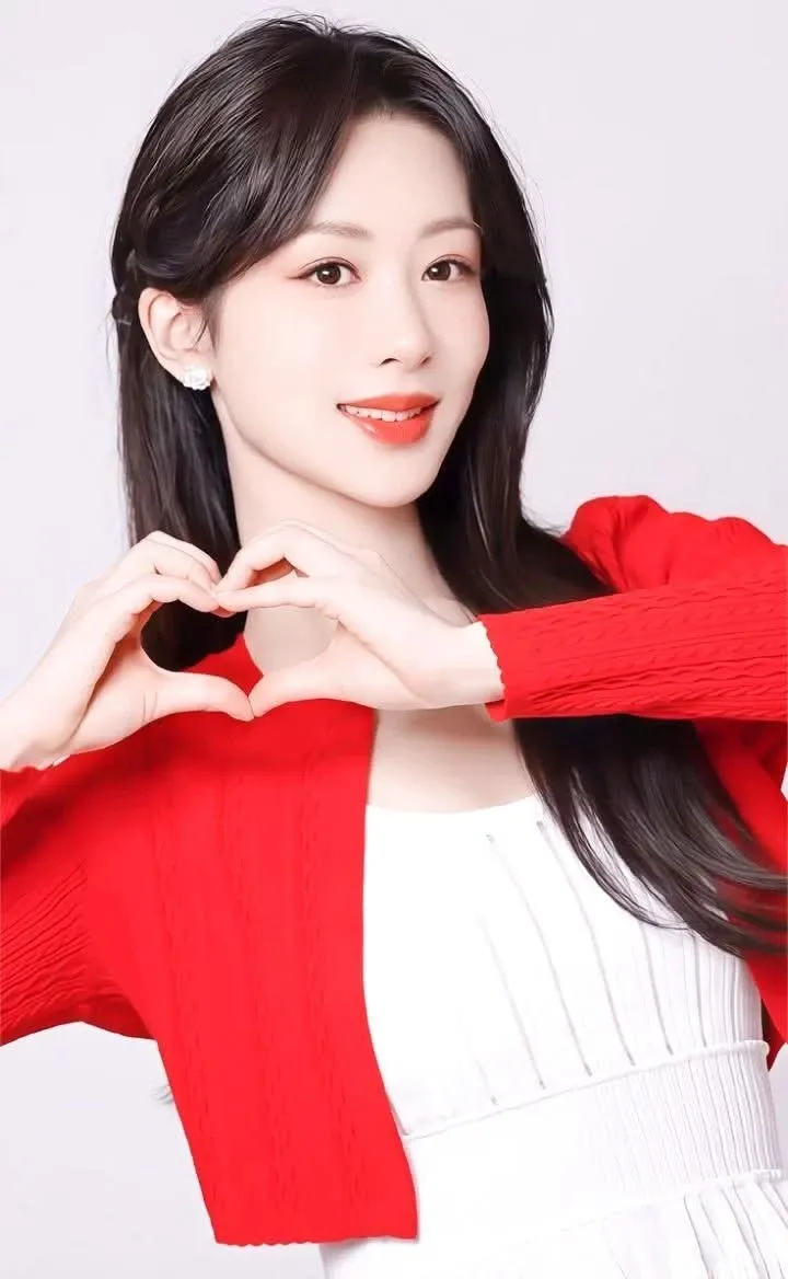 Behind-the-scenes cut of Yang Zi