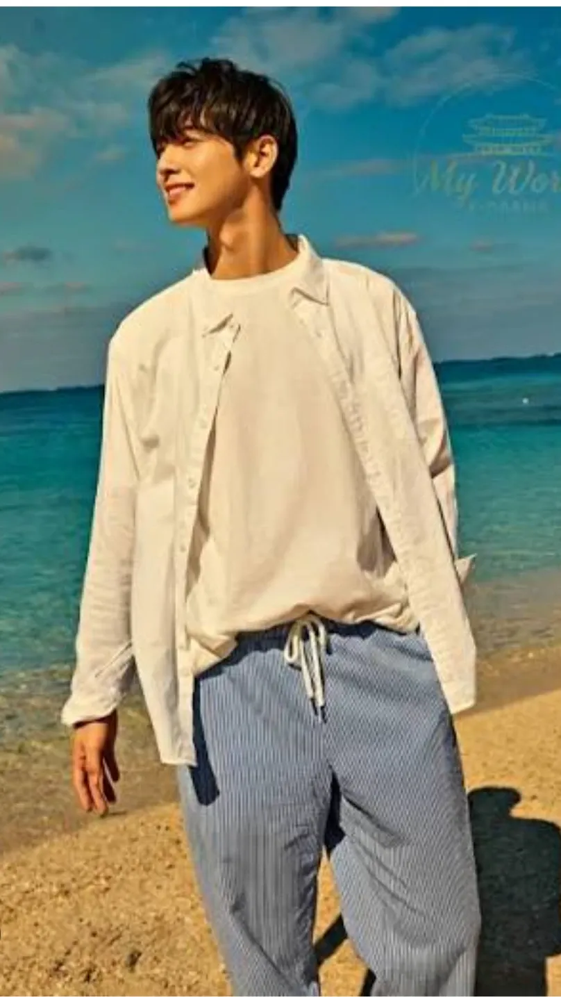 A moment captured by a fan of Cha Eunwoo
