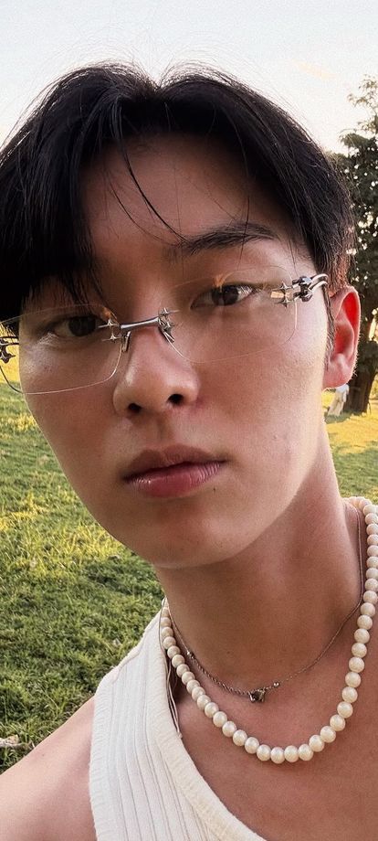 Behind-the-scenes cut of Choi Hyunwook