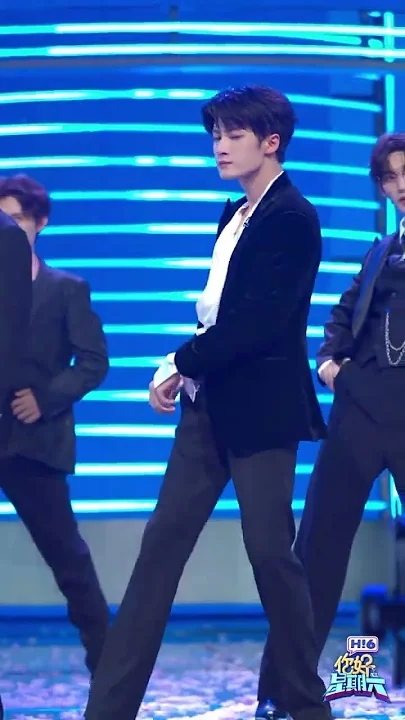 Emotional wallpaper shared by fans for Tan Jianci