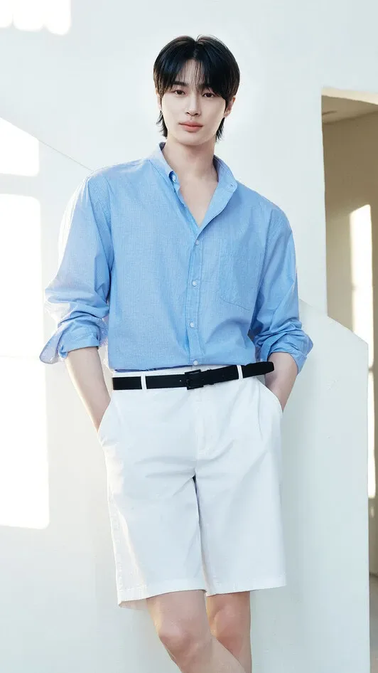변우석 커뮤니티에서 인기있는 오늘의 배경화면