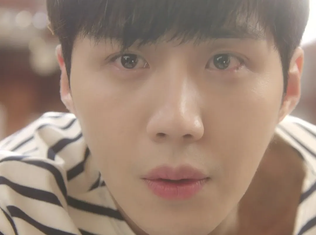 Behind-the-scenes cut of Kim Seonho