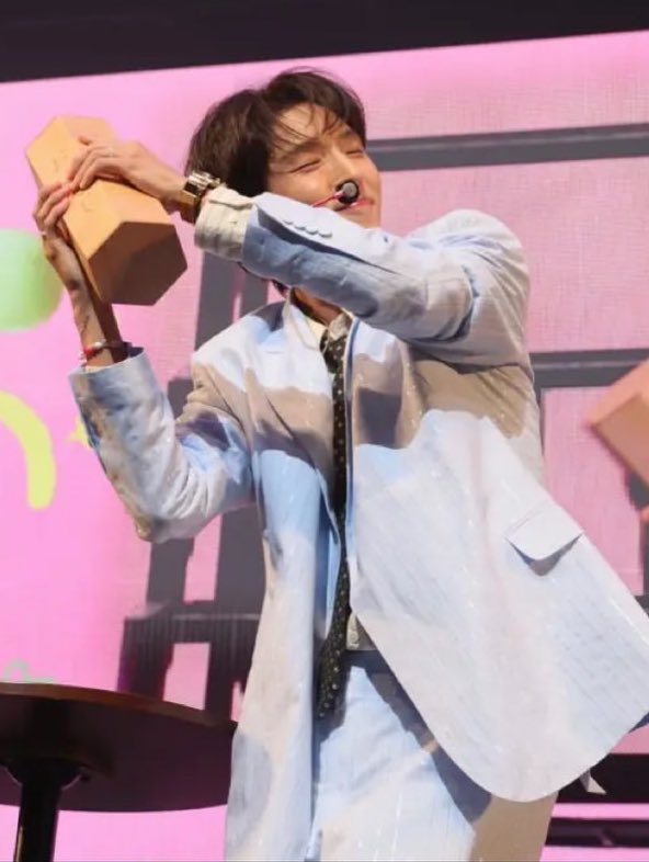 A moment captured by a fan of Lee Joongi