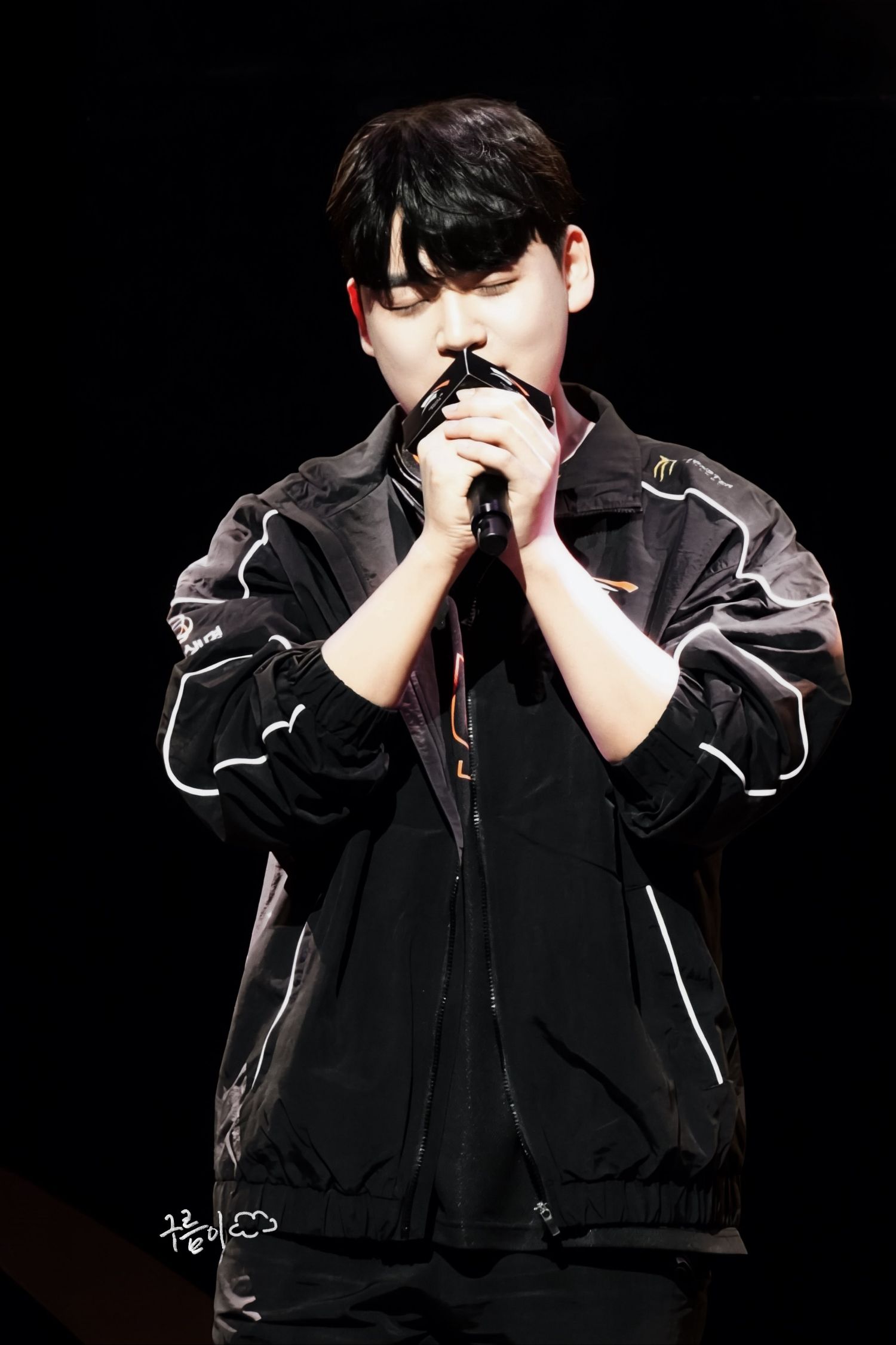 Gumayusi的最新照片