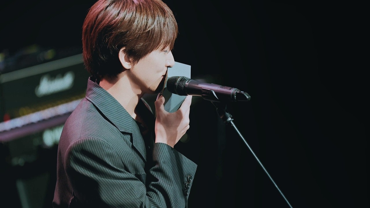 Behind-the-scenes cut of Lee Seungyoon