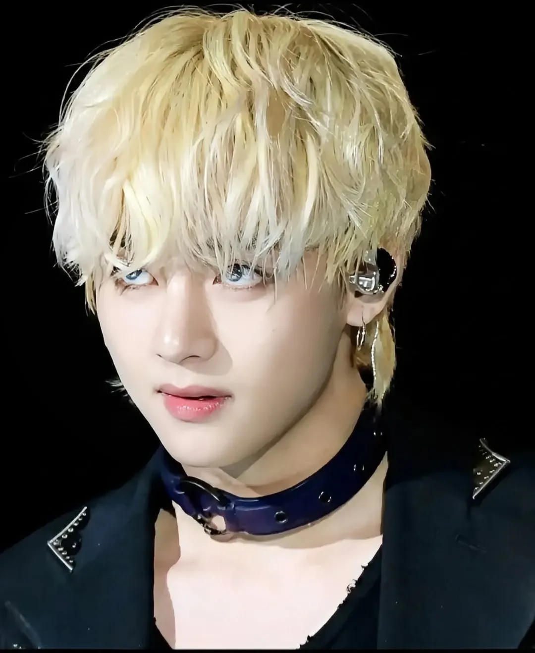 Recent activity shot of Kim Taehyung (V)