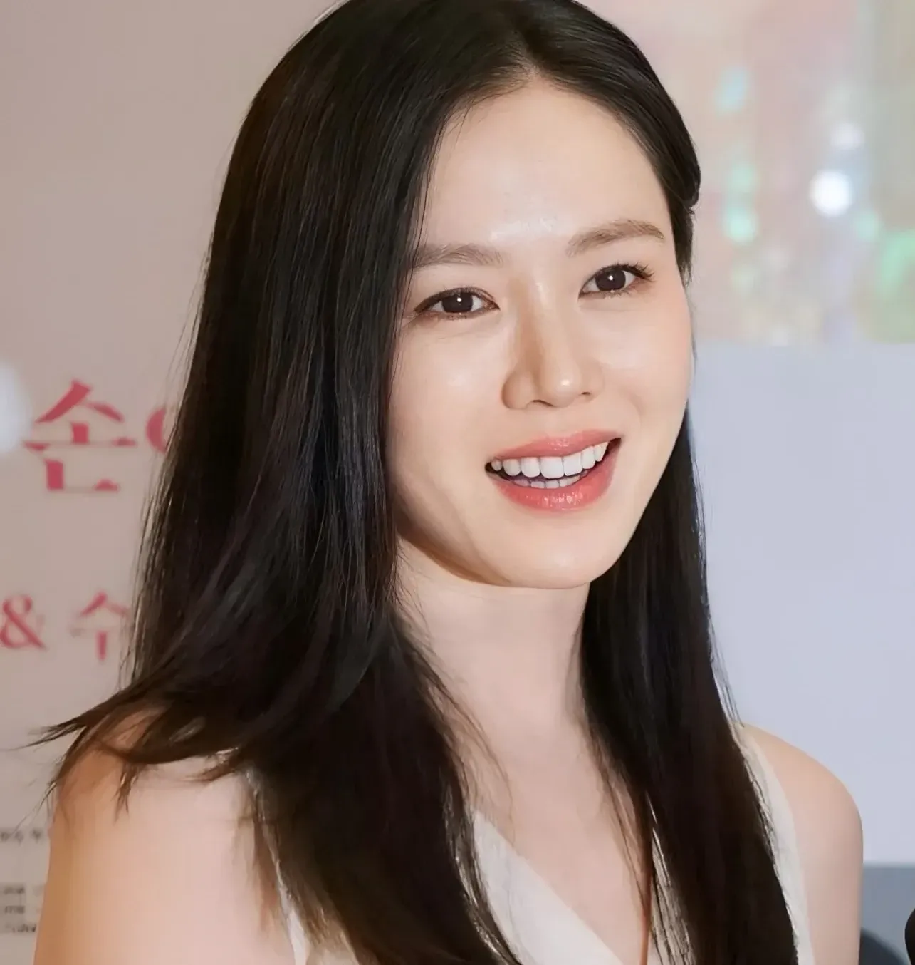 孙艺珍的近期活动照