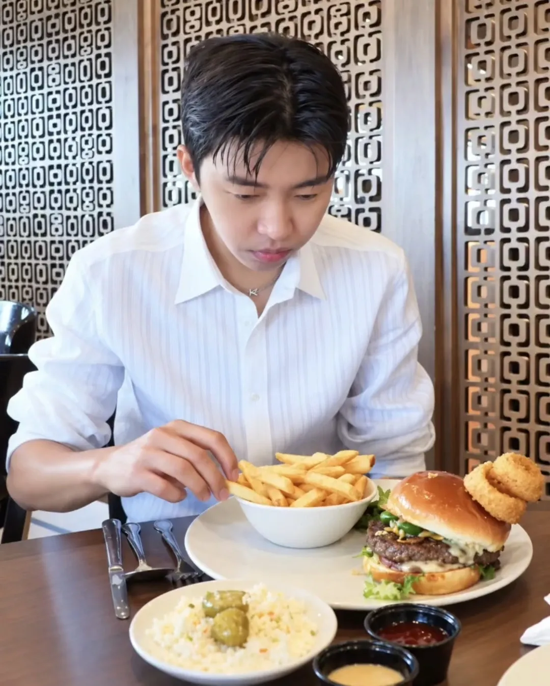Cuplikan di balik layar dari Lim Youngwoong