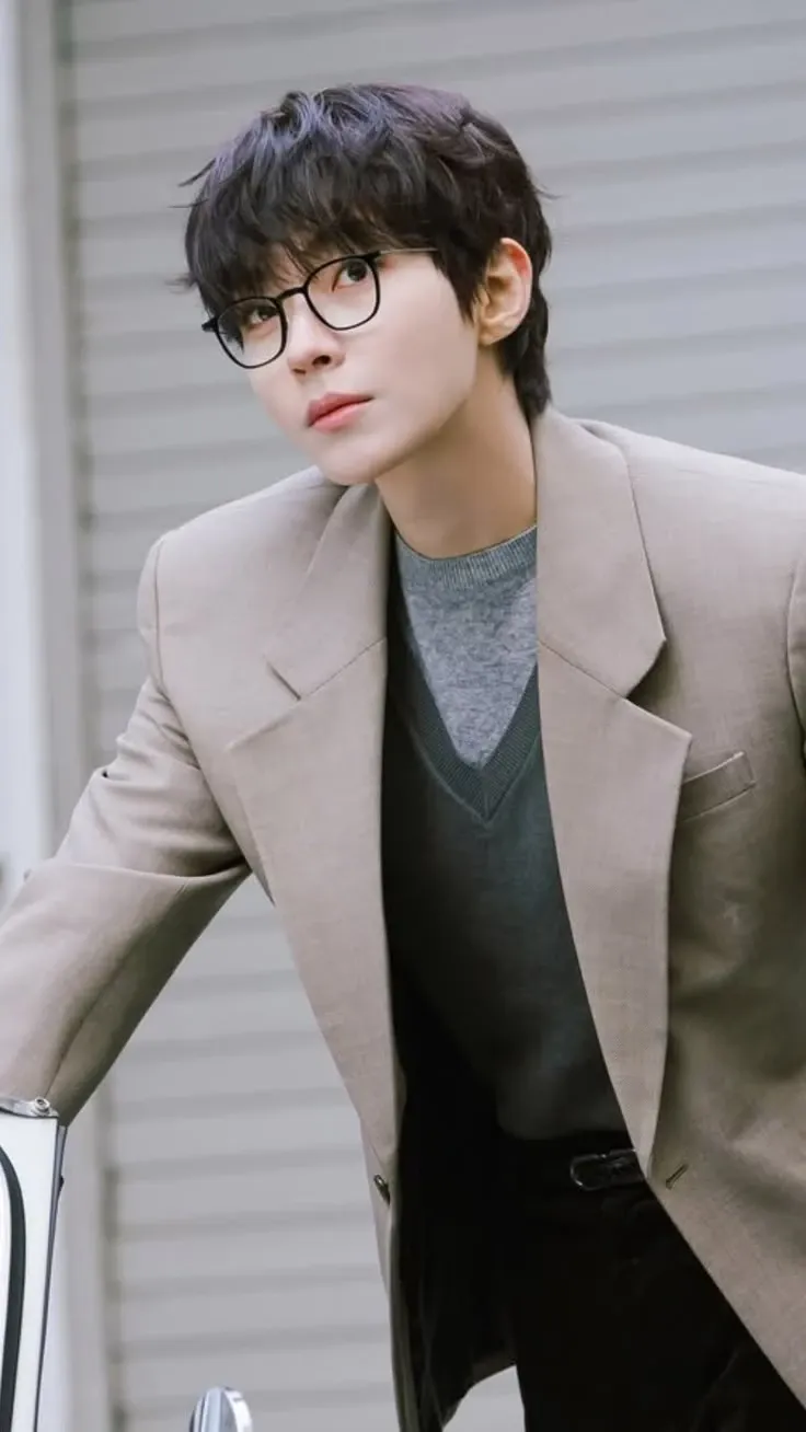 황인엽의 최신 사진