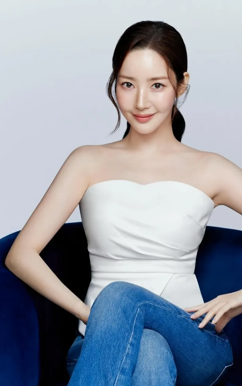 Recent activity shot of Park Minyoung