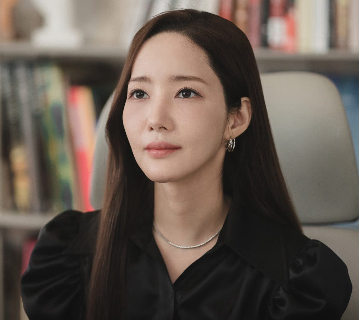 Behind-the-scenes cut of Park Minyoung