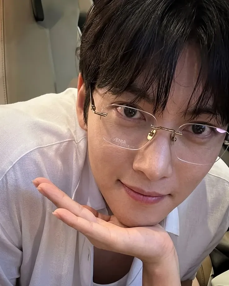A moment captured by a fan of Ji Changwook