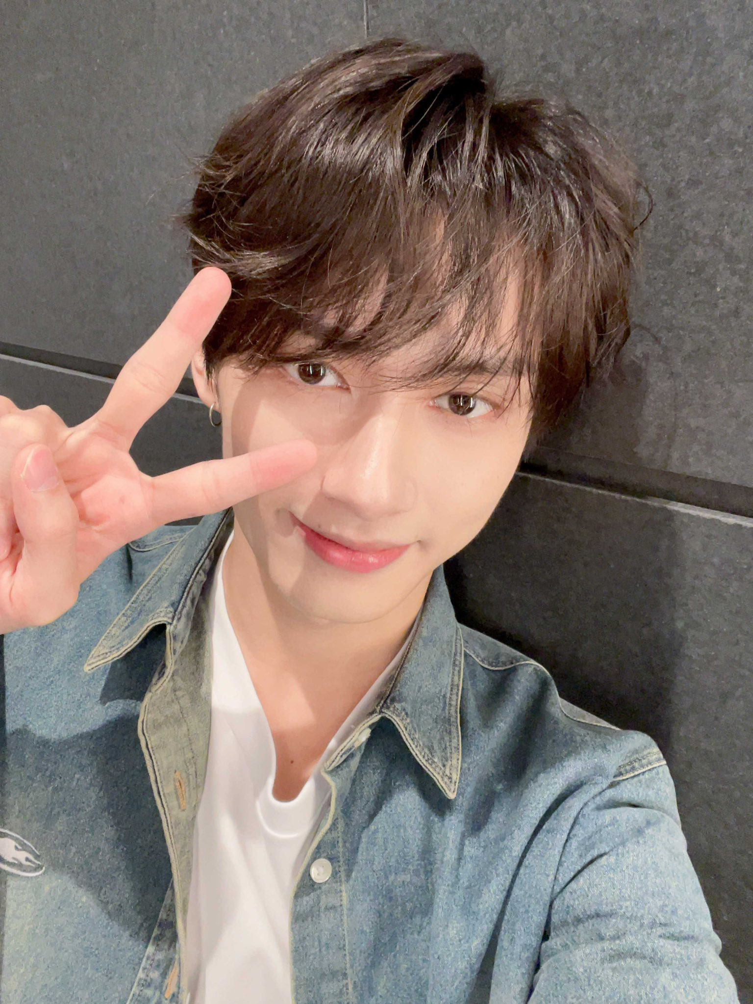 Behind-the-scenes cut of Wen Junhui