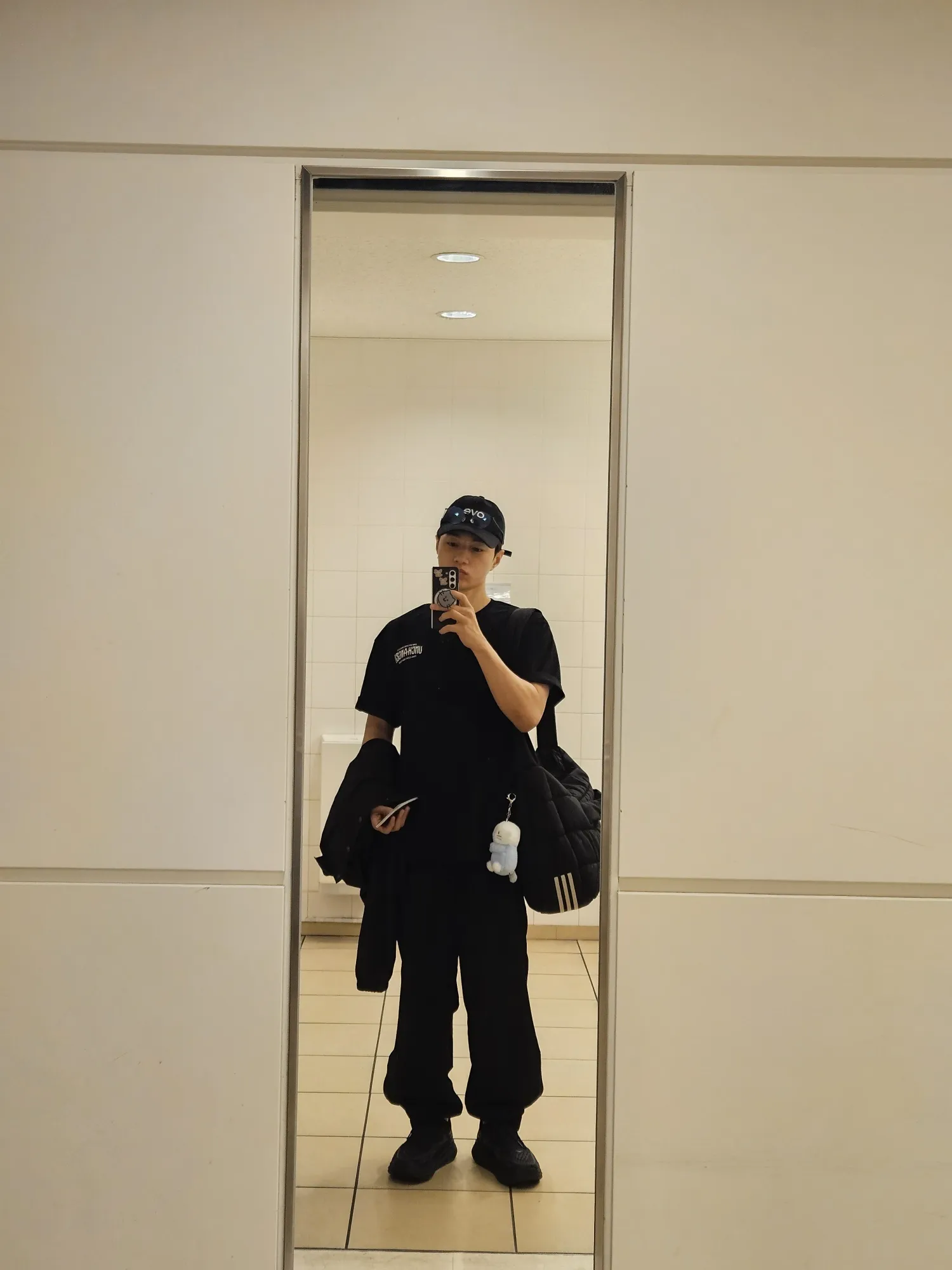 Latest photo of Kim Myungsoo (L)