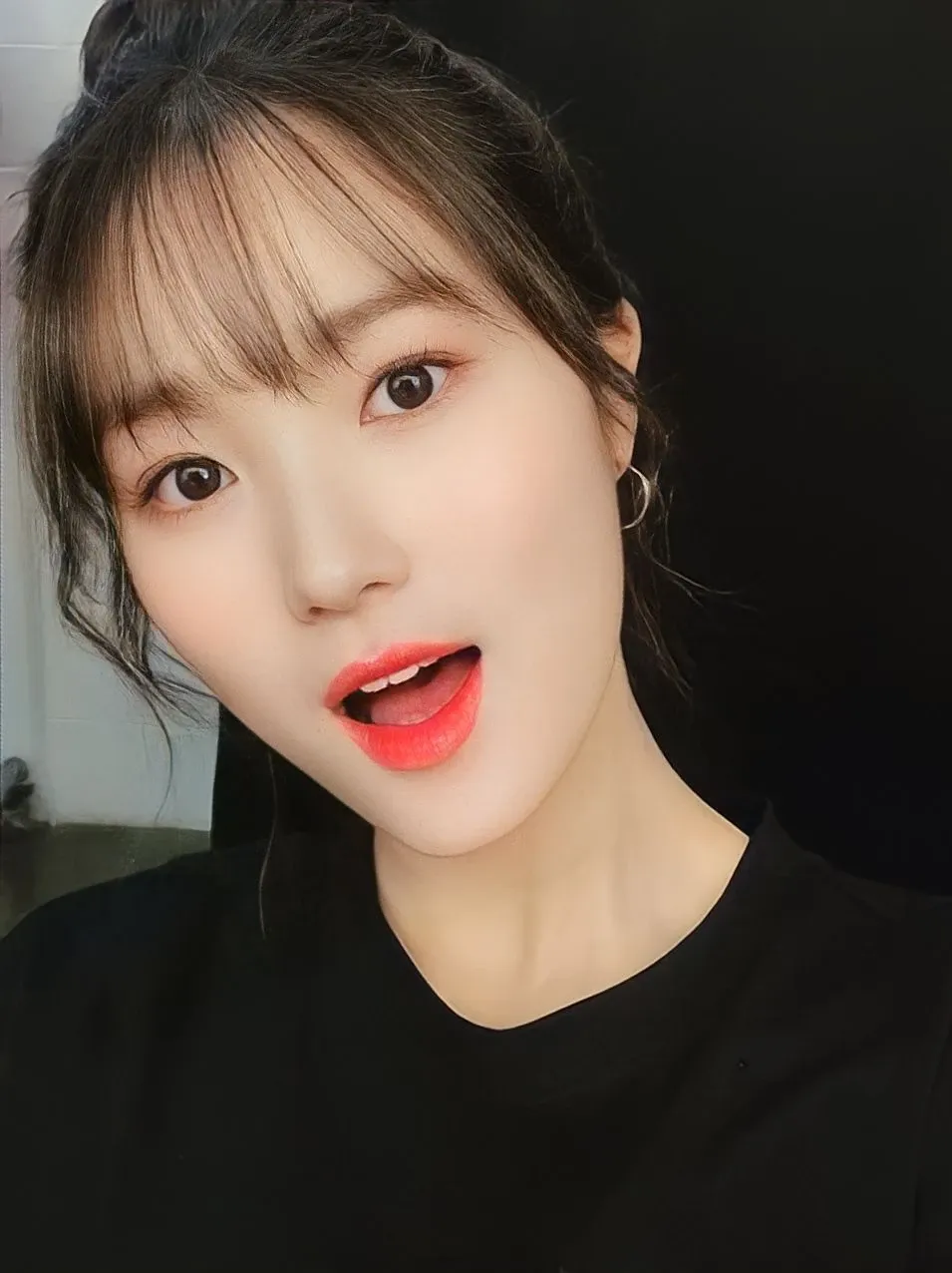 Behind-the-scenes cut of Kim Hyeyoon