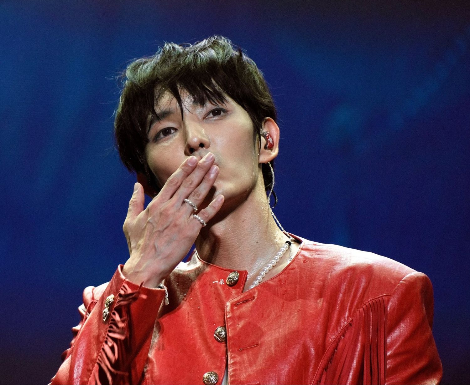 A moment captured by a fan of Lee Joongi