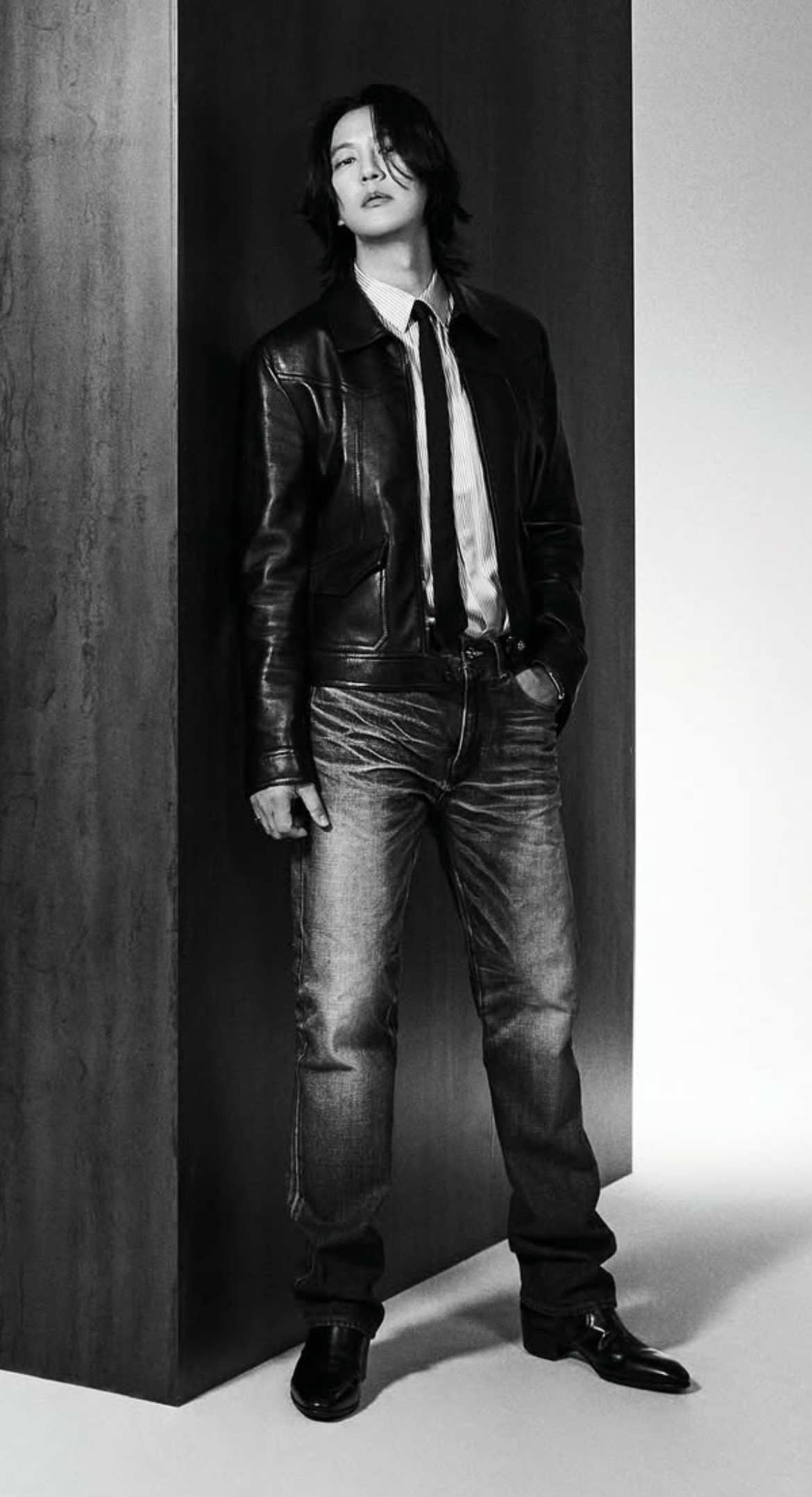 Special wallpaper made by Kim Namgil's fans