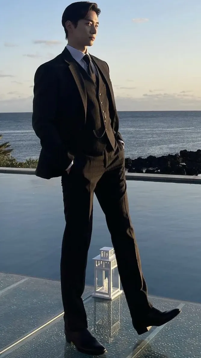 イ・ジュノの最近の活動ショット