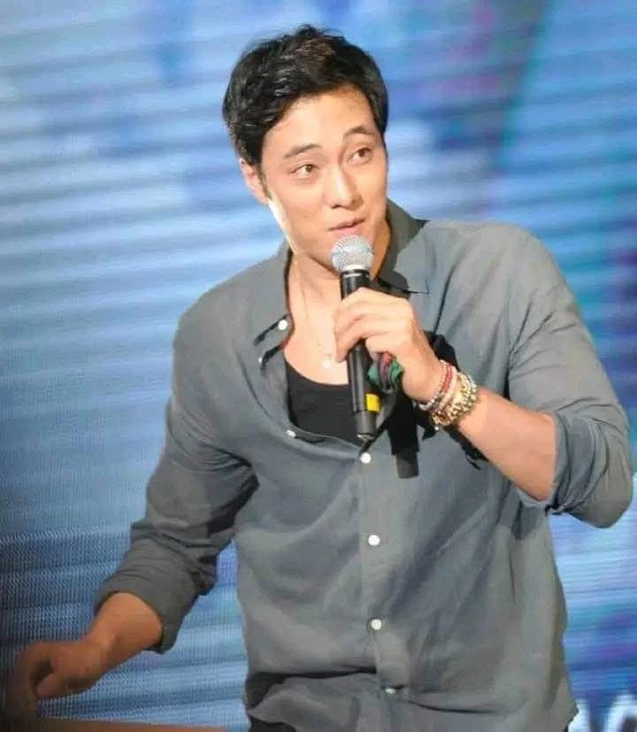 A moment captured by a fan of So Jisub