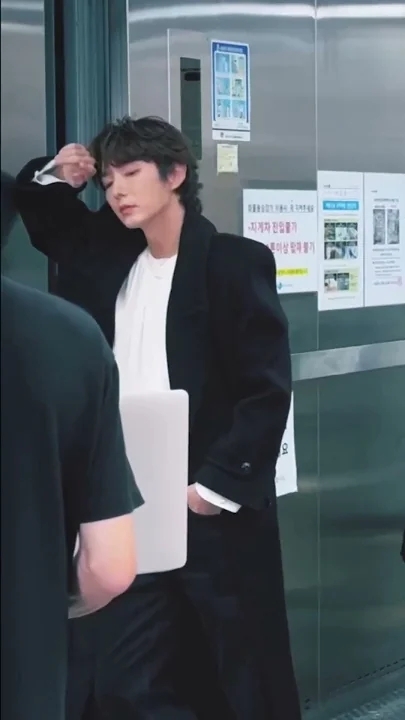 Latest photo of Lee Joongi