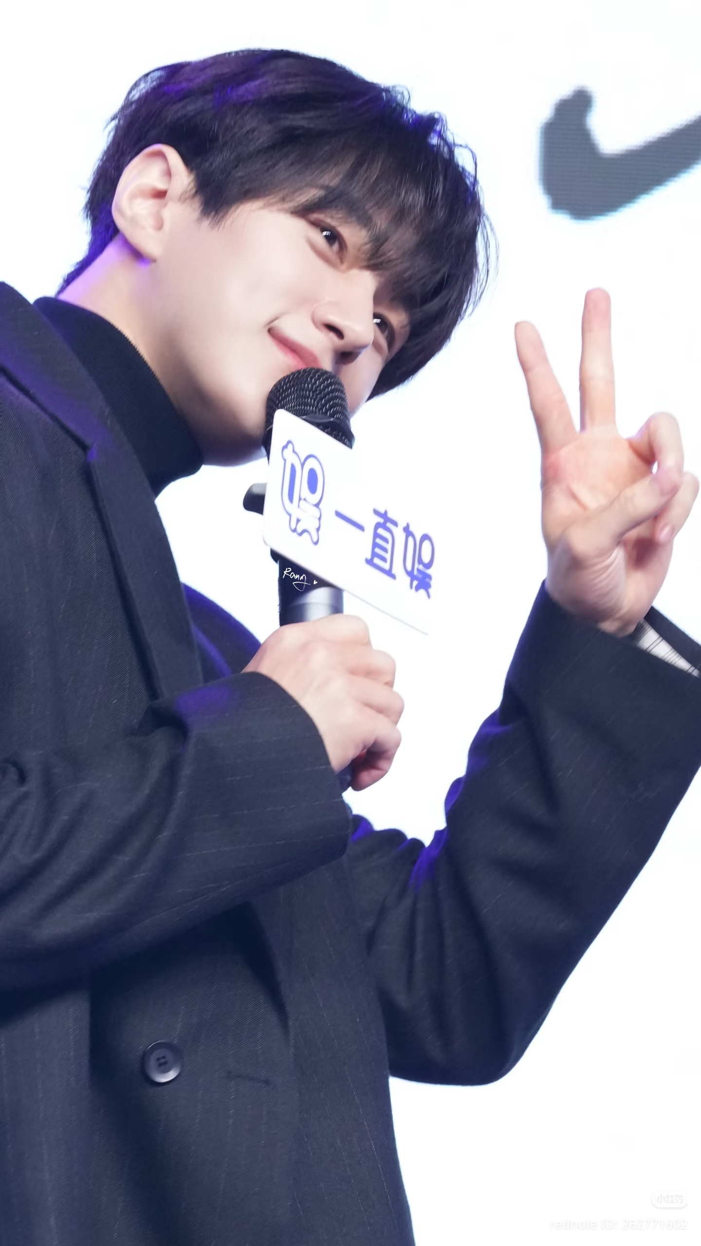 Today's popular wallpaper in Kim Myungsoo (L) community