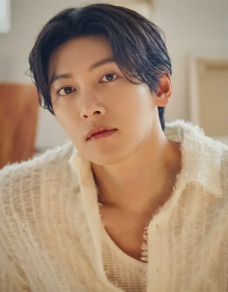 Behind-the-scenes cut of Ji Changwook