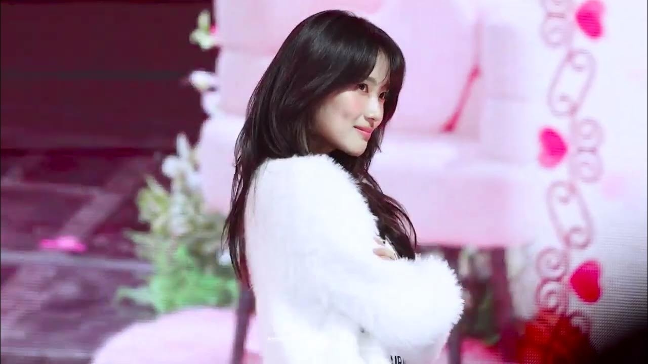 A moment captured by a fan of Kim Hyeyoon