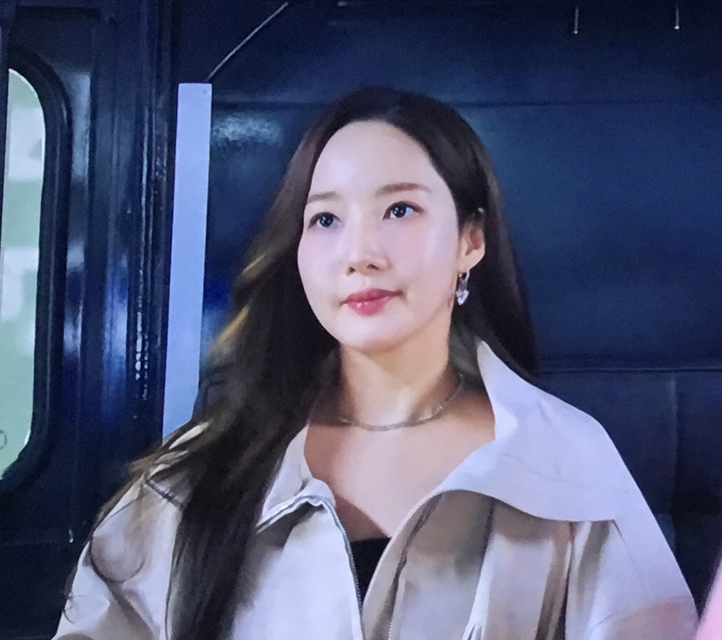 Recent activity shot of Park Minyoung