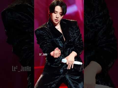 Behind-the-scenes cut of Lee Junho