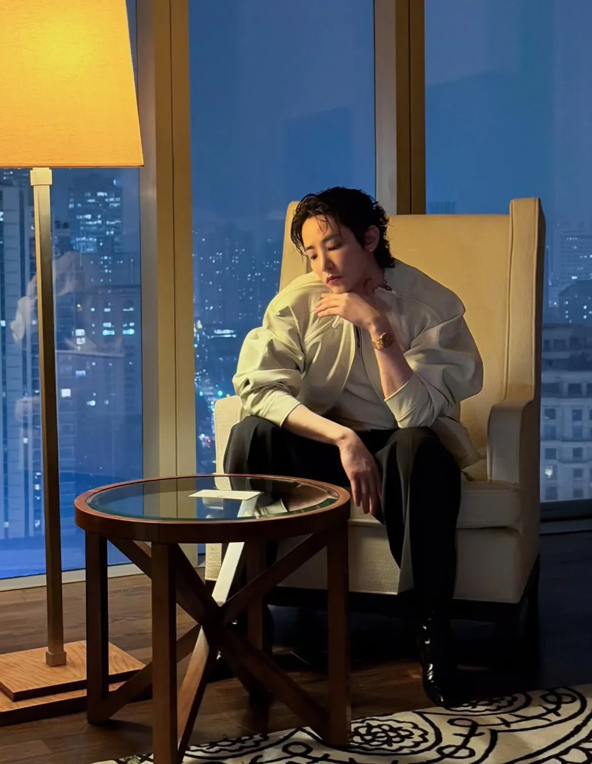 Behind-the-scenes cut of Lee Soohyuk