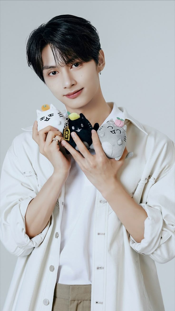 Special wallpaper made by Wen Junhui's fans