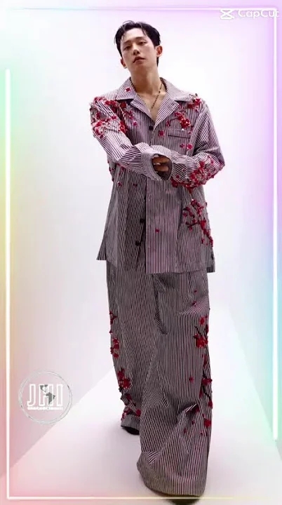 Special wallpaper made by Jung Haein's fans