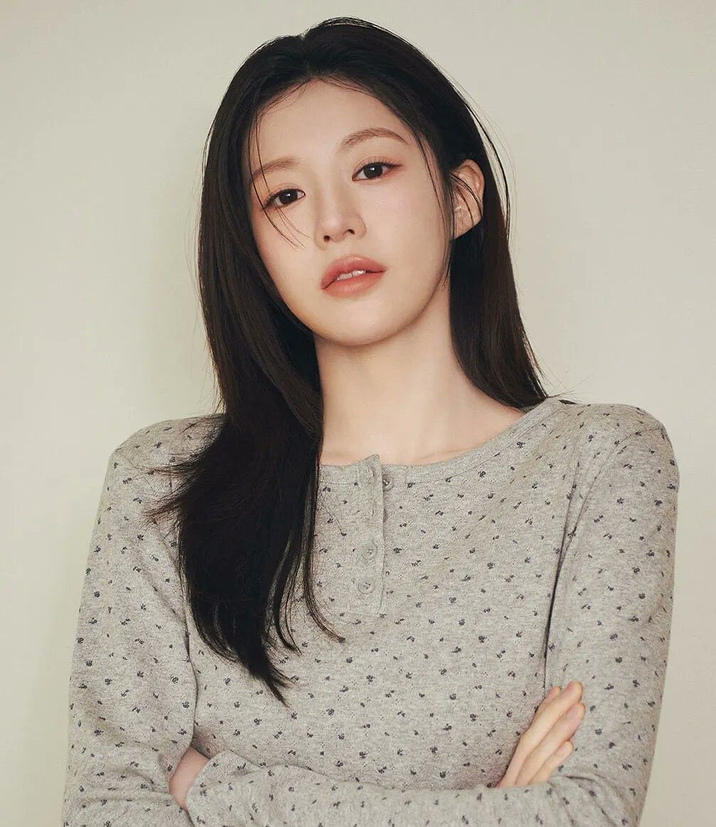 Recent activity shot of Go Younjung