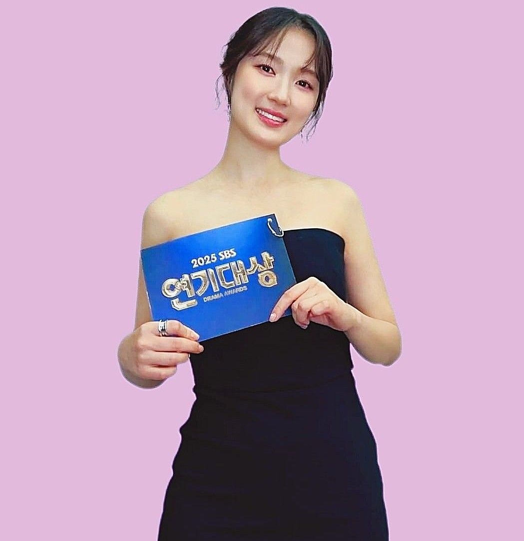 Recent activity shot of Kim Hyeyoon