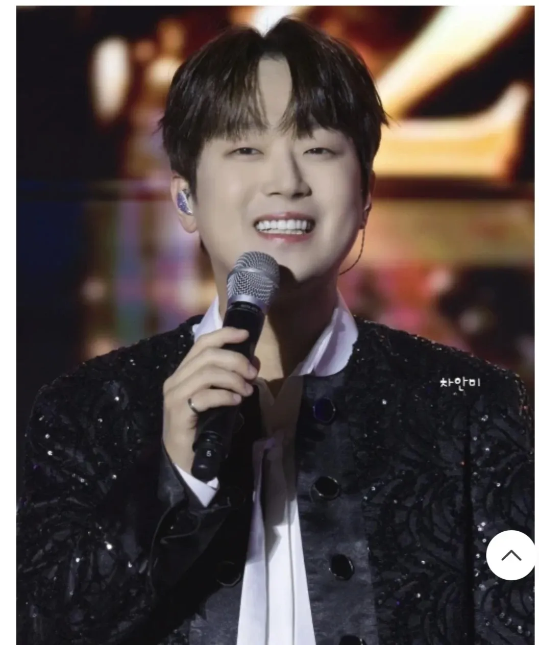 Behind-the-scenes cut of Lee Chanwon
