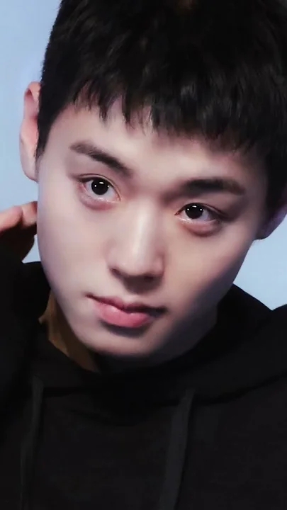 Emotional wallpaper shared by fans for Park Jihoon