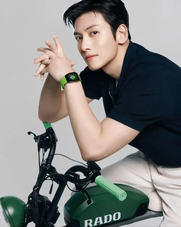 Behind-the-scenes cut of Ji Changwook