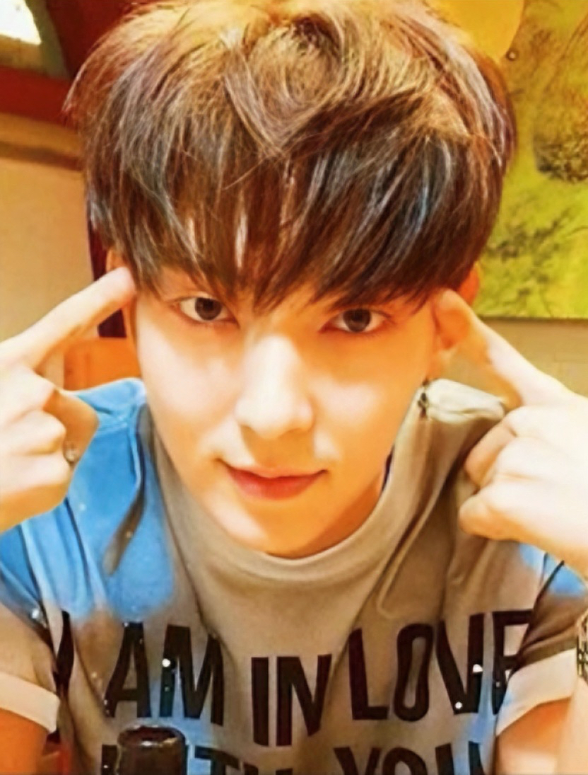 A moment captured by a fan of Lee Joongi