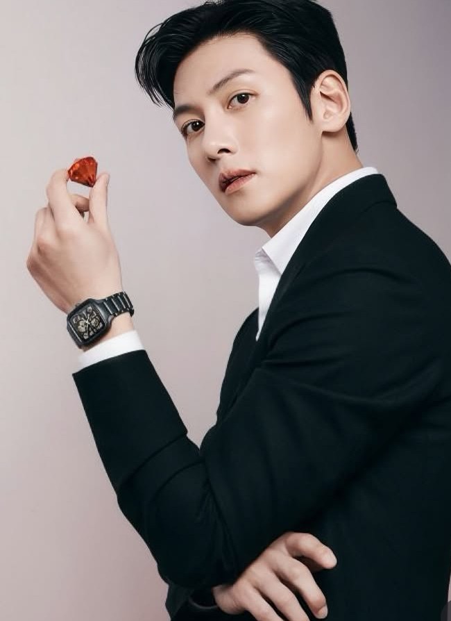 チ・チャンウクの最近の活動ショット