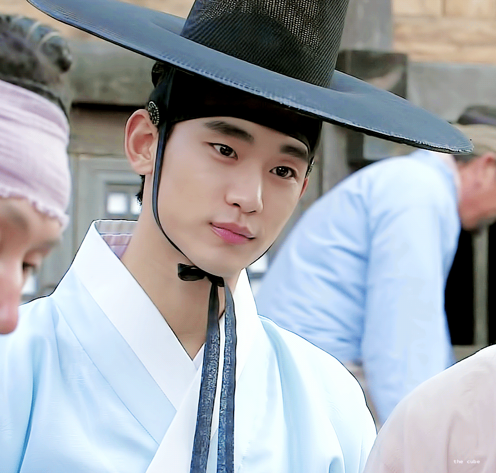 Foto kegiatan terbaru dari Kim Soohyun